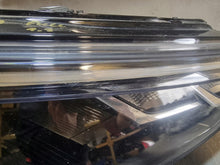 Laden Sie das Bild in den Galerie-Viewer, Frontscheinwerfer VW Passat 3J1941006 LED Rechts Scheinwerfer Headlight SCH6218743706vt