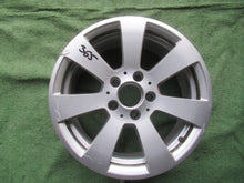 Laden Sie das Bild in den Galerie-Viewer, 1x Alufelge 16 Zoll 7.0" 5x112 43ET Glanz Silber A2044011102 Mercedes-Benz W204 FEL4795413930rz