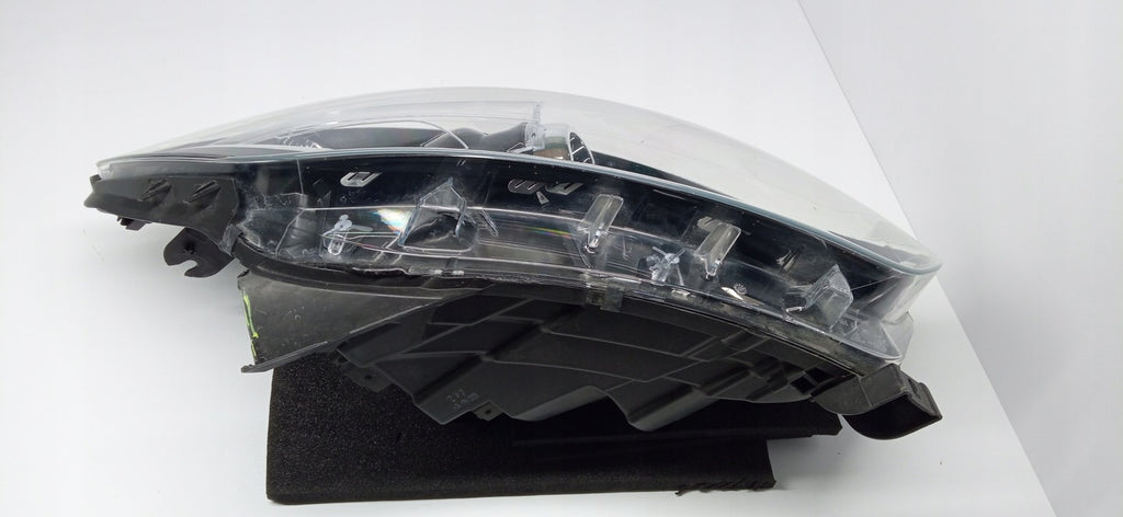 Frontscheinwerfer Renault Captur I 260105066R 030128120200 1305631307 Rechts SCH2546311906ad