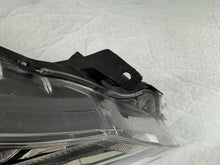 Load image into Gallery viewer, Frontscheinwerfer Toyota Yaris LED Rechts Scheinwerfer Headlight