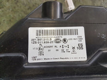 Laden Sie das Bild in den Galerie-Viewer, Frontscheinwerfer Skoda Superb III 3V1941015B LED Links Scheinwerfer Headlight