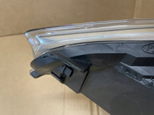 Laden Sie das Bild in den Galerie-Viewer, Frontscheinwerfer Ford Fiesta C1BB-13W029-CH Rechts Scheinwerfer Headlight SCH1882567010bl