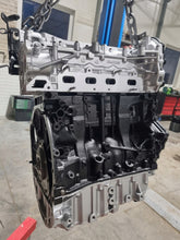 Laden Sie das Bild in den Galerie-Viewer, Motor Renault Trafic III M9R V710 2.0 DCI Diesel Engine Unkomplett Überholt
