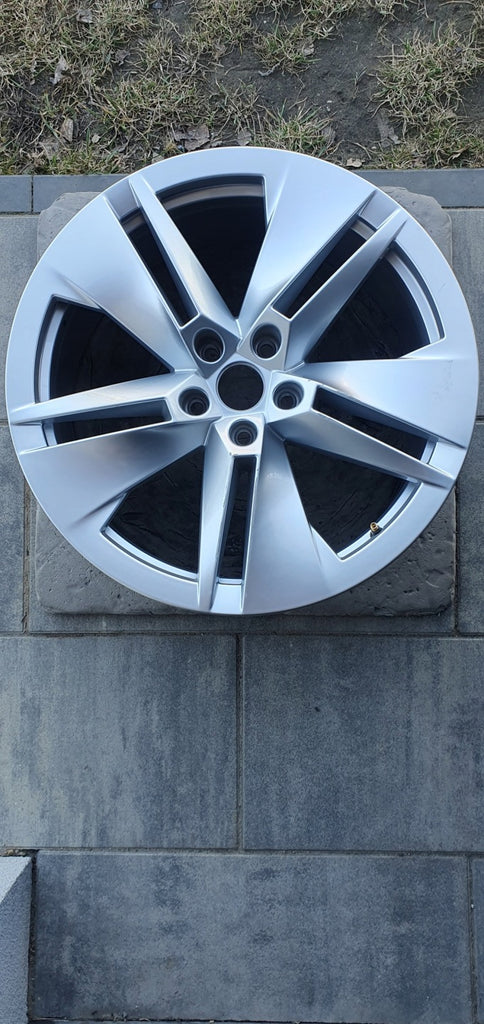 1x Alufelge 19 Zoll 8.0" 5x112 45ET Glanz Silber 5LA601025C Skoda Karoq Enyaq FEL4319222647he