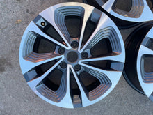 Laden Sie das Bild in den Galerie-Viewer, 1x Alufelge 17 Zoll 7.0&quot; 5x114.3 403009897R Renault Megane Rim Wheel