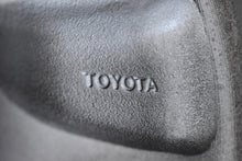 Laden Sie das Bild in den Galerie-Viewer, 1x Alufelge 15 Zoll 7.0" 6x139.7 30ET Glanz Silber PZ0400K005 Toyota Hilux FEL5018955860ug