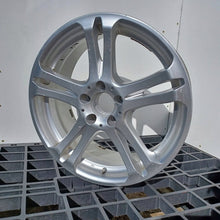 Laden Sie das Bild in den Galerie-Viewer, 1x Alufelge 18 Zoll Mercedes-Benz W212 Rim Wheel FEL4251758112wj