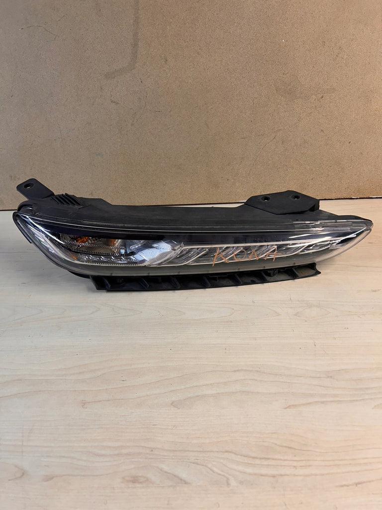 Frontscheinwerfer Hyundai Kona 92208J90 Rechts Scheinwerfer Headlight SCH3873741012ej