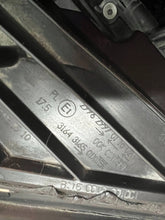 Load image into Gallery viewer, Frontscheinwerfer Mercedes-Benz W246 Bi-Xenon Rechts Scheinwerfer Headlight SCH8736442849ss