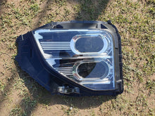 Laden Sie das Bild in den Galerie-Viewer, Frontscheinwerfer Mitsubishi Eclipse Cross 8301D589 LED Links Headlight