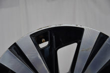 Laden Sie das Bild in den Galerie-Viewer, 1x Alufelge 17 Zoll 7.0&quot; 5x108 40 5ET Glanz Schwarz 32209235 Volvo Rim Wheel