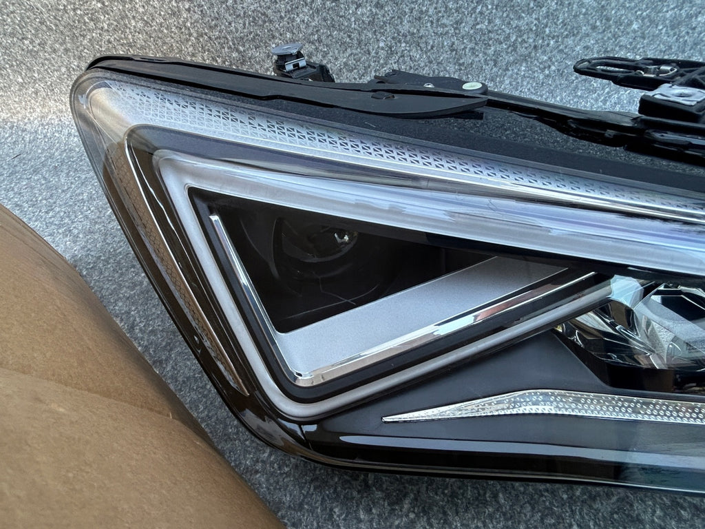 Frontscheinwerfer Cupra Formentor 5FG941008E Rechts Scheinwerfer Headlight SCH6354069228sx