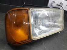 Laden Sie das Bild in den Galerie-Viewer, Frontscheinwerfer VW Jetta I 301-122930 Rechts Scheinwerfer Headlight SCH5830581413bx