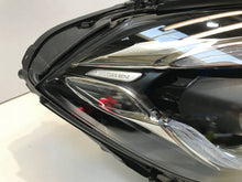 Laden Sie das Bild in den Galerie-Viewer, Frontscheinwerfer Mercedes-Benz Gla H247 A2479064405 LED Rechts Headlight SCH2210700974hs