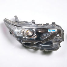 Laden Sie das Bild in den Galerie-Viewer, Frontscheinwerfer Toyota Auris 8111002K30 LED Rechts Scheinwerfer Headlight