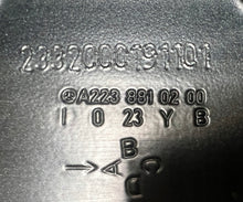 Laden Sie das Bild in den Galerie-Viewer, Kotflügel Mercedes-Benz W223 A2238810200 Vorne Rechts