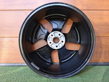 Load image into Gallery viewer, 1x Alufelge 19 Zoll 7.5" 5x112 50ET Glanz Schwarz 10A601025K 10A601025L VW I FEL5908399085yw