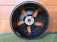 Load image into Gallery viewer, 1x Alufelge 19 Zoll 7.5" 5x112 50ET Glanz Schwarz 10A601025K 10A601025L VW I FEL5908399085yw