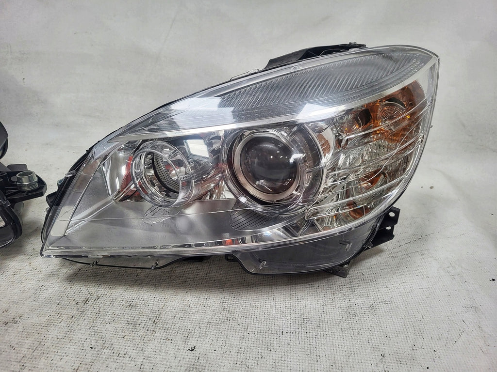 Frontscheinwerfer Mercedes-Benz W204 A2048202961 Xenon Ein Satz Headlight SCH4479953751sy