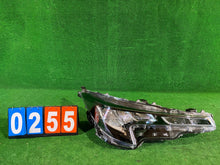 Laden Sie das Bild in den Galerie-Viewer, Frontscheinwerfer Toyota Corolla 81110-02S60 Rechts Scheinwerfer Headlight SCH8020550353ai