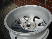 Load image into Gallery viewer, 1x Alufelge 17 Zoll 6.0&quot; 5x112 45ET Glanz Silber 3C0601025M VW Scirocco Passat