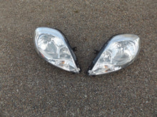 Load image into Gallery viewer, Frontscheinwerfer Renault Trafic 8200701354 8200701356 LED Rechts oder Links