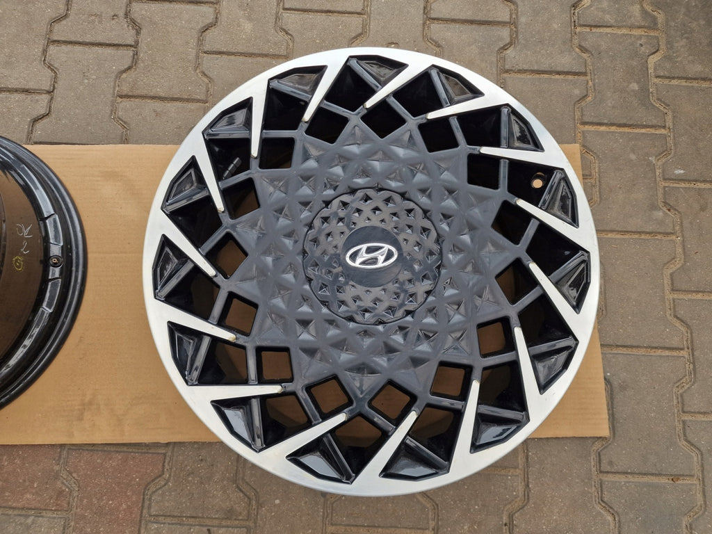 1x Alufelge 20 Zoll 8.5" 5x114.3 Glanz Schwarz 52910-G1210 Hyundai Ioniq FEL7249556959qb