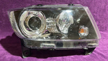 Laden Sie das Bild in den Galerie-Viewer, Frontscheinwerfer Jeep Grand Cherokee Wk2 JEEP674321-1325132-54 Rechts Headlight SCH6224079510zm