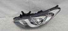 Laden Sie das Bild in den Galerie-Viewer, Frontscheinwerfer Hyundai I30 92101-A6000 Links Scheinwerfer Headlight