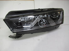 Laden Sie das Bild in den Galerie-Viewer, Frontscheinwerfer Skoda Octavia 5E4941015A LED Links Scheinwerfer Headlight SCH3823981775ki