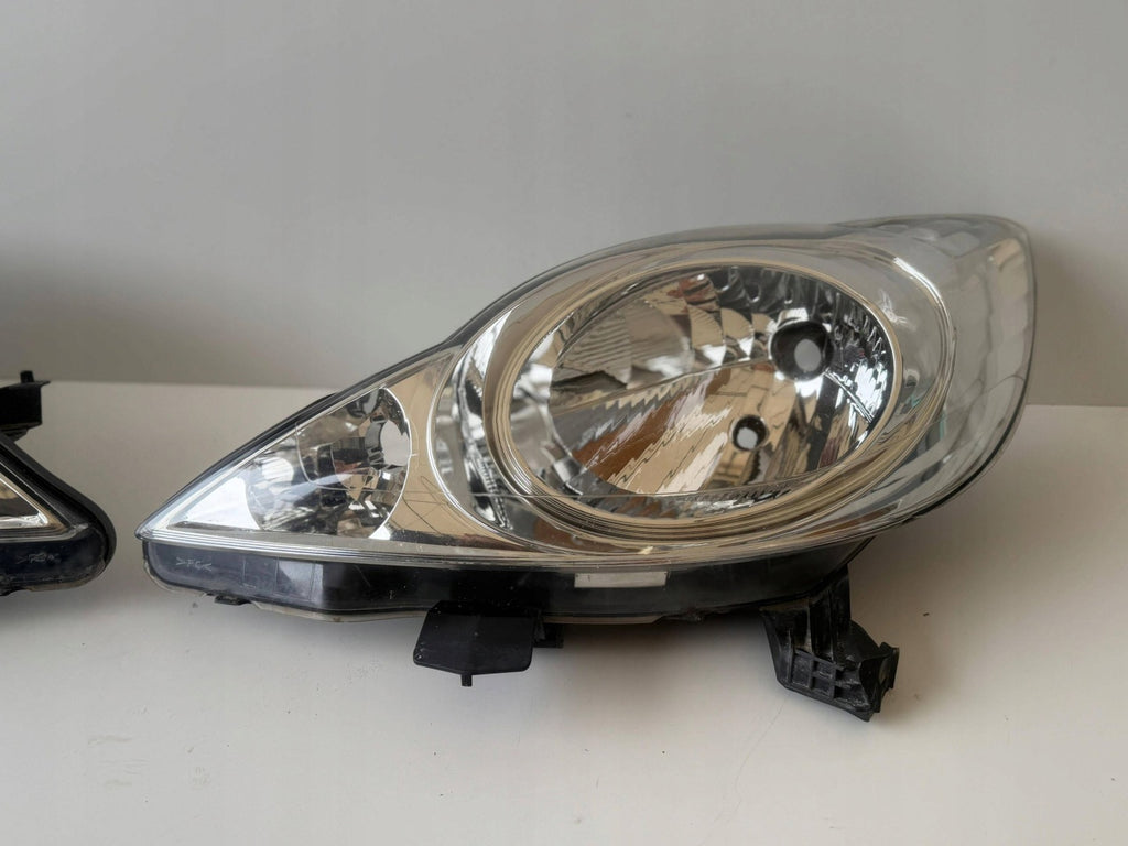 Frontscheinwerfer Peugeot 107 811100H030 Ein Stück (Rechts oder Links) Headlight SCH7936721198du