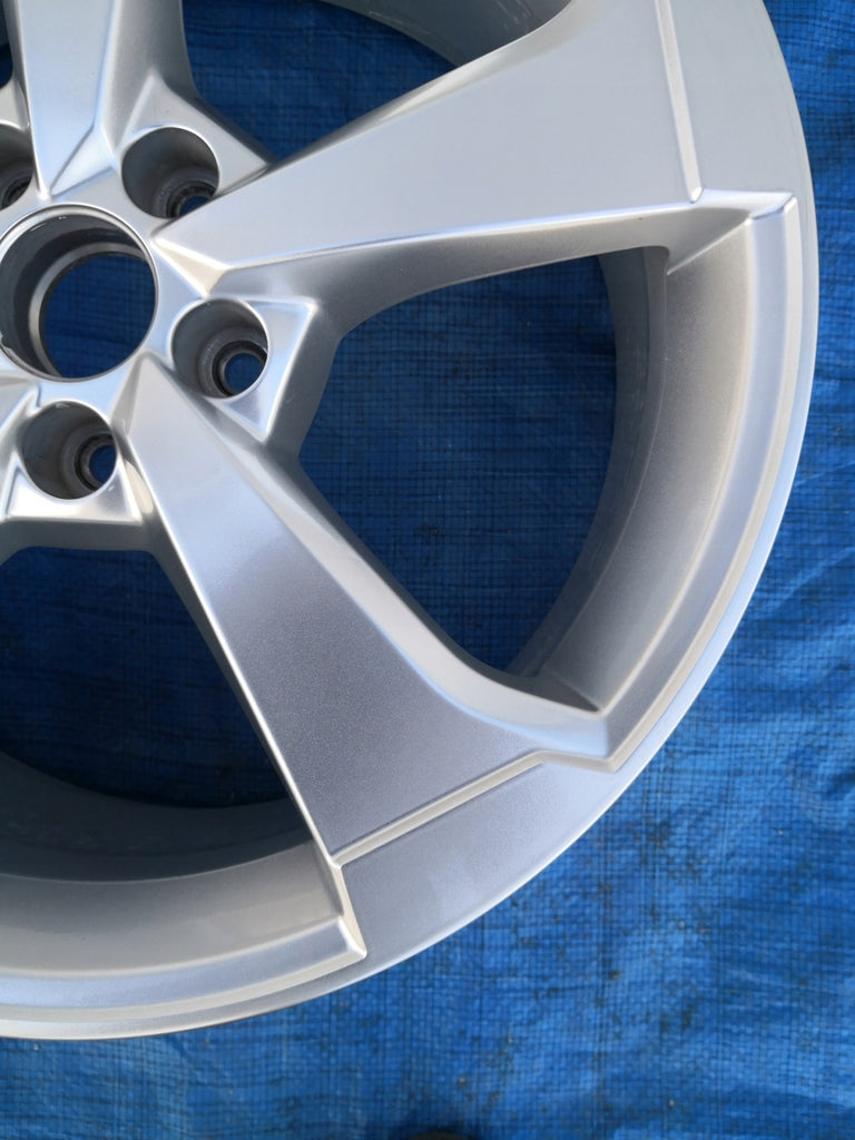 1x Alufelge 19 Zoll 8.0" 5x112 49ET Glanz Silber 8V0601025CE Audi A3 Rim Wheel FEL2796639542fn