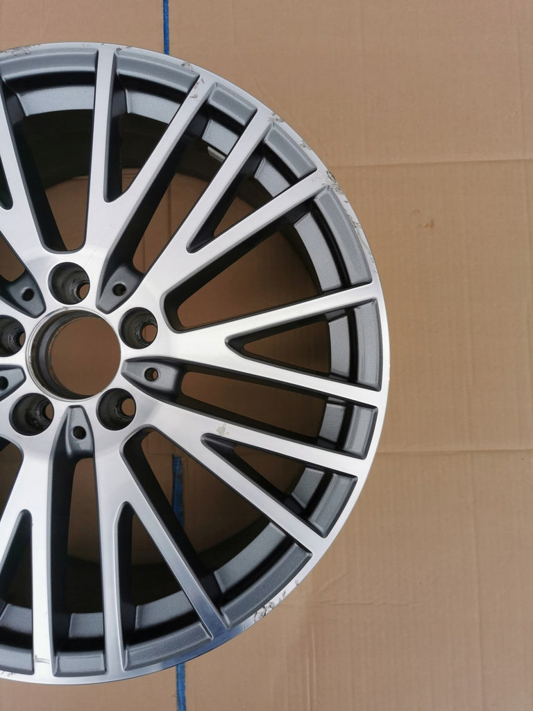 1x Alufelge 18 Zoll 7.5" 5x112 49ET Glanz A1774010600 Mercedes-Benz W177 Mg