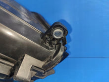 Laden Sie das Bild in den Galerie-Viewer, Frontscheinwerfer VW Touran 1T1941005H Halogen Links Scheinwerfer Headlight