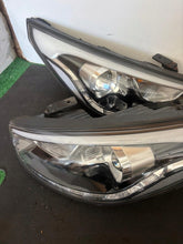Laden Sie das Bild in den Galerie-Viewer, Frontscheinwerfer Hyundai Ix35 92102-2SXXX Xenon Ein Satz Scheinwerfer Headlight SCH2935050735pk