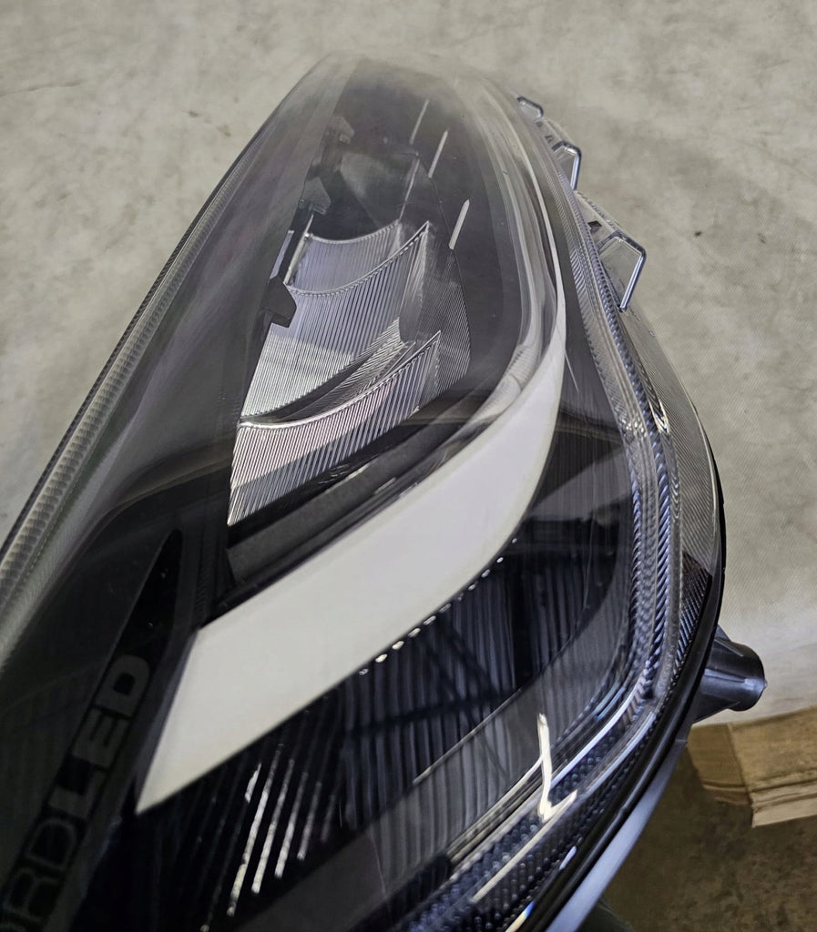 Frontscheinwerfer Ford Focus NX7B-13E014 85122000 Rechts Scheinwerfer Headlight SCH9691736641wo