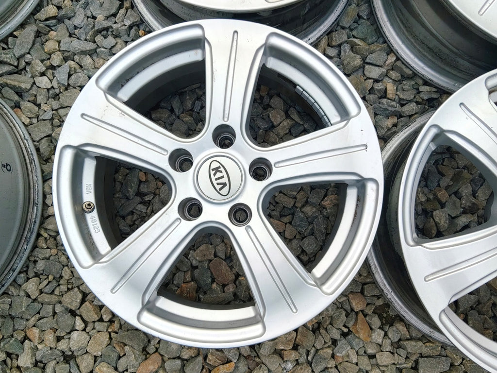 4x Alufelge 16 Zoll 6.5" 5x114.3 31ET Glanz Silber Hyundai I Rim Wheel FEL9105965318hc
