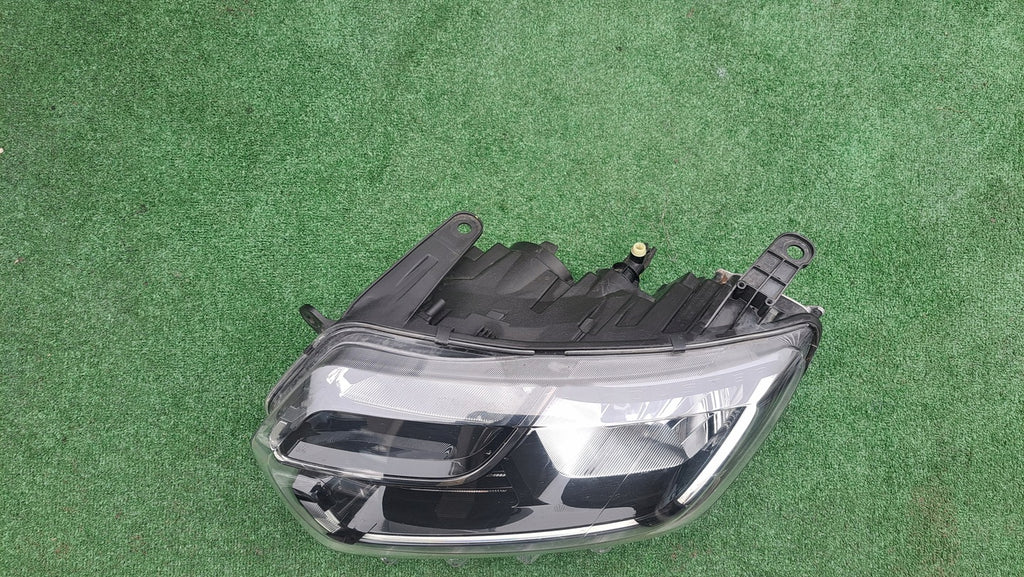 Frontscheinwerfer Dacia Duster 260609367R LED Links Scheinwerfer Headlight SCH4599393391ok