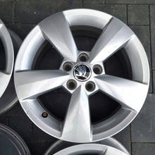 Load image into Gallery viewer, 4x Alufelge 15 Zoll 6.0" 5x100 37ET Glanz Silber 5JA601025 Skoda Fabia Iii FEL6067175356cj