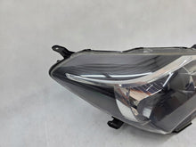 Load image into Gallery viewer, Frontscheinwerfer Toyota Yaris SPP14645 Rechts Scheinwerfer Headlight