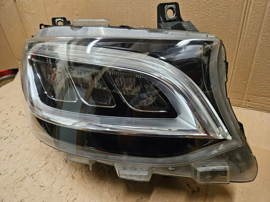 Frontscheinwerfer Mercedes-Benz Sprinter A9109067200 LED Rechts Headlight SCH4681186608oy