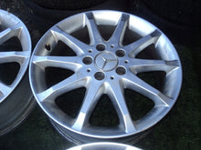 Laden Sie das Bild in den Galerie-Viewer, 4x Alufelge 17 Zoll 7.0" 5x112 49ET Glanz Weiß A1694010702 Mercedes-Benz FEL2070450875za
