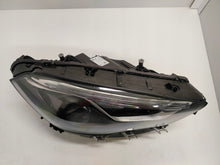 Laden Sie das Bild in den Galerie-Viewer, Frontscheinwerfer Mercedes-Benz W247 A2479064204 Rechts Scheinwerfer Headlight SCH3354818338jt