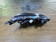 Load image into Gallery viewer, Frontscheinwerfer Toyota Yaris Cross Ein Stück (Rechts oder Links) Headlight SCH2966187576jt