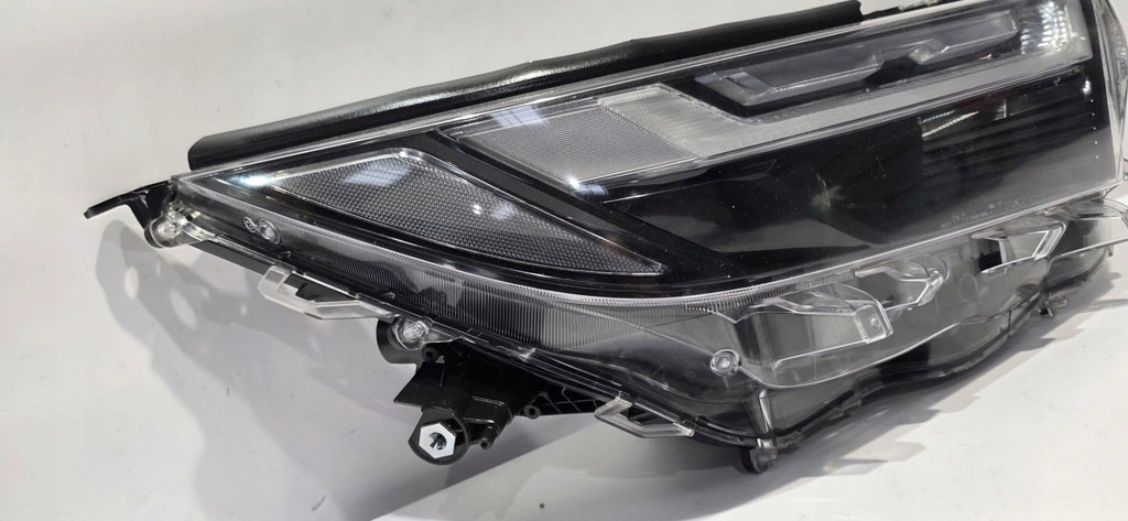 Frontscheinwerfer Toyota V 81130-02J61 Rechts Scheinwerfer Headlight SCH3142094584zz