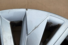 Load image into Gallery viewer, 1x Alufelge 17 Zoll 8.0" 5x112 46ET Glanz Silber 8Y0601025D Audi A3 Rim Wheel FEL2561361556ew