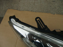 Laden Sie das Bild in den Galerie-Viewer, Frontscheinwerfer Renault Megane III Xenon Links Scheinwerfer Headlight SCH2971315284ld