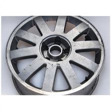 Load image into Gallery viewer, 1x Alufelge 17 Zoll 7.0&quot; 5x112 39ET Glanz Silber 4D0601025AJ Audi Rim Wheel