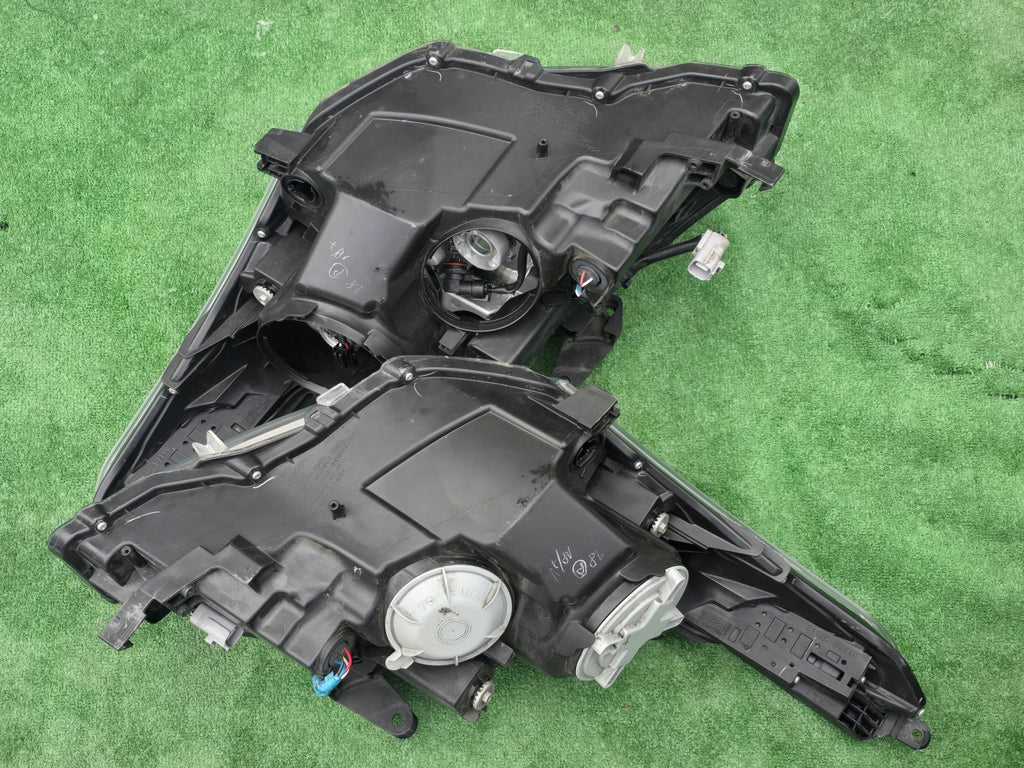Frontscheinwerfer Toyota Avensis H279GR-DE H279GL-DE Ein Satz Headlight SCH4646816360up