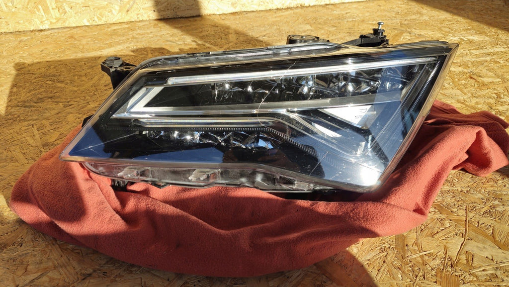 Frontscheinwerfer Seat Ateca 90117433 576941007D LED Links Headlight